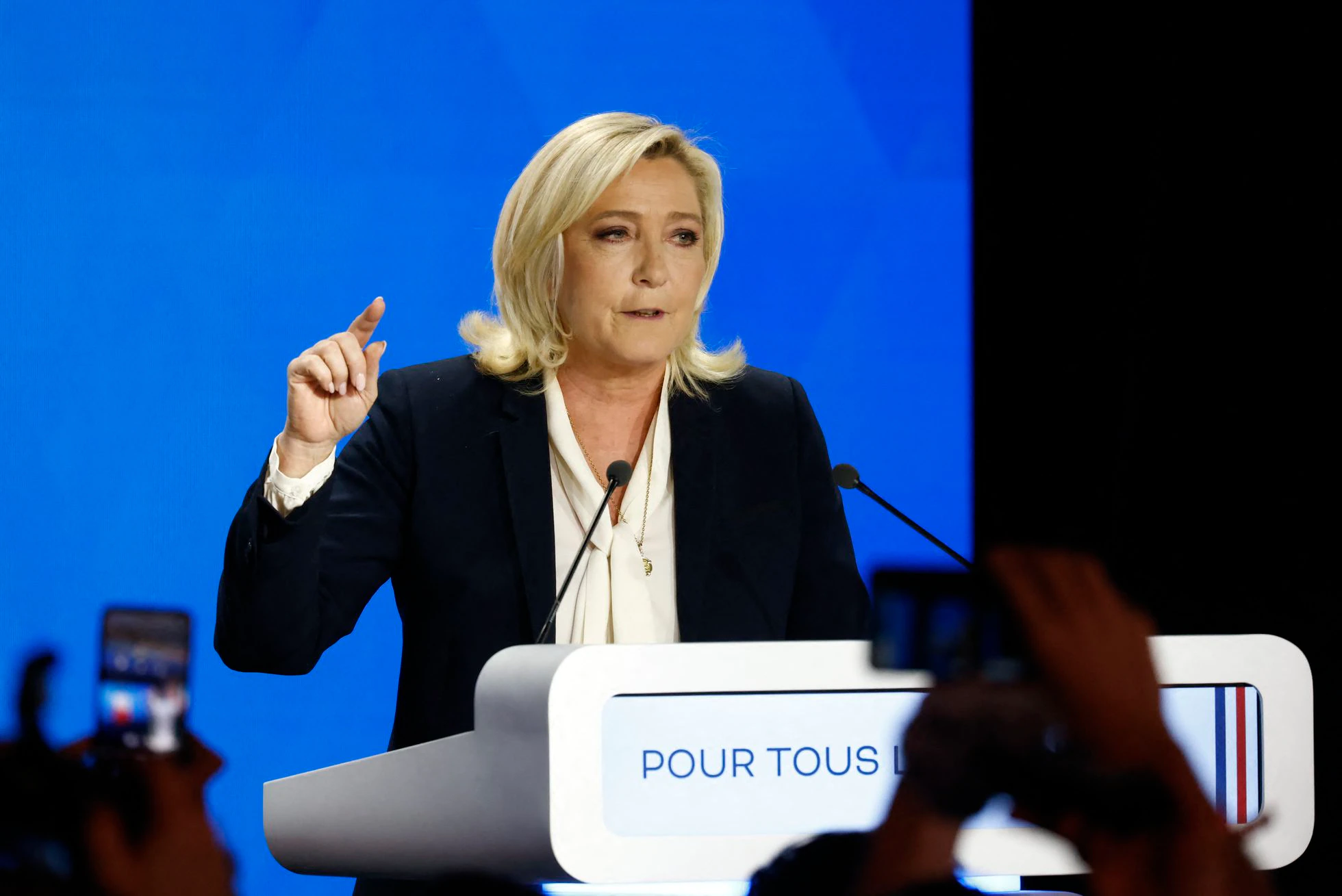 Marine Le Pen reconoció su derrota y agradeció los votos recibidos. Foto: EL PAÍS.