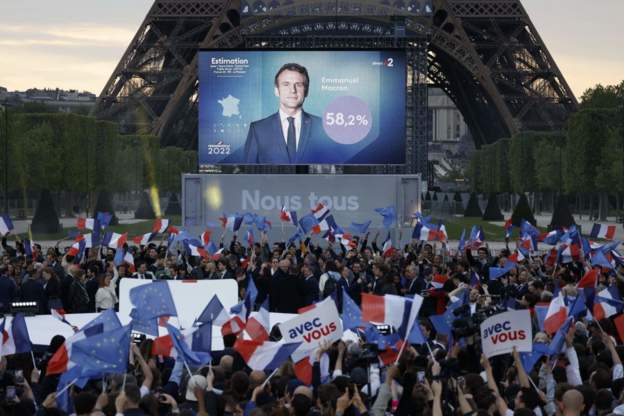 Festejo de adeptos de Macron al conocerse su victoria. Foto: El País.