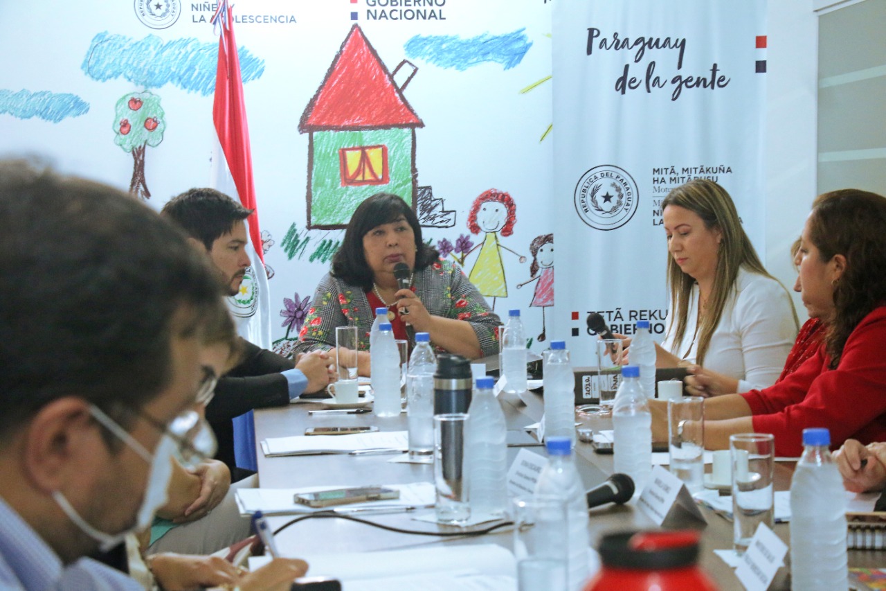 Sesión del Consejo Nacional de la Niñez y Adolescencia. Foto: Minna.