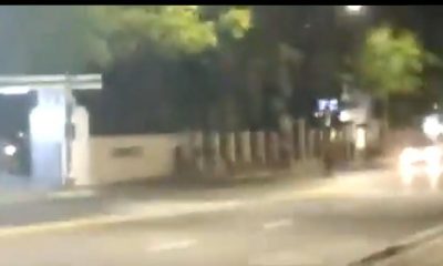 Los disturbios ocurrieron frente a la sede del club Olimpia. (Captura vídeo)