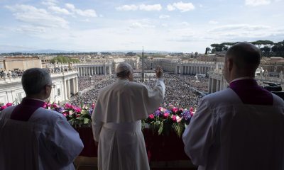 El Papa Francisco en la plaza de San Pedro. Foto: EL PAÍS. Archivo.