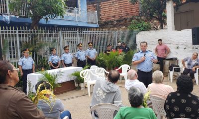 Reunión de policías con ciudadanos. (Foto Policía Nacional)