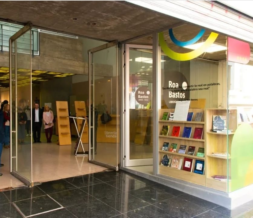 Librería "Roa Bastos" de la Universidad Nacional de Rosario. Cortesía
