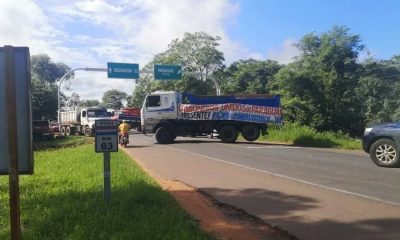 Camioneros en una de sus manifestaciones por la baja del combustible. Foto: Gentileza