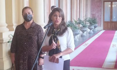 Cecilia Pérez, asesora de presidencia, junto a la ministra de Senabico, Teresa Rojas. (Foto Presidencia).