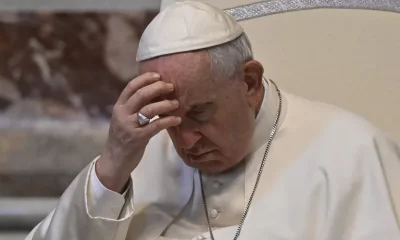 El papa Francisco firmó este 26 de abril una carta apostólica en forma de motu propio mediante la cual establece que la destitución o no de un religioso que cometa un delito de abusos contra un menor quedará en manos del superior mayor de la congregación. . Foto: La Nación Argentina.