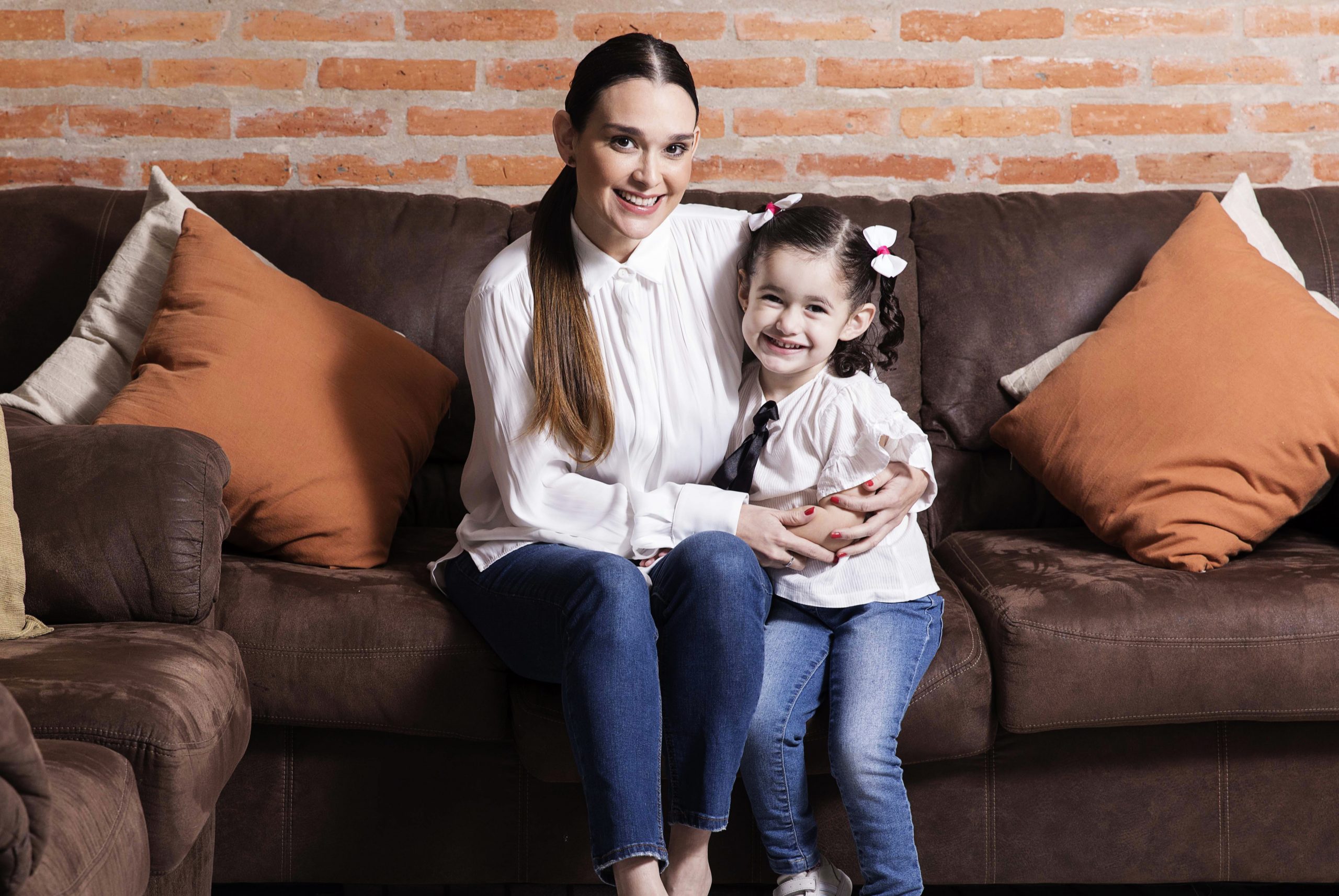 Lali González y Rafaela viven momentos de madre e hija. Foto: Laura Mandelik