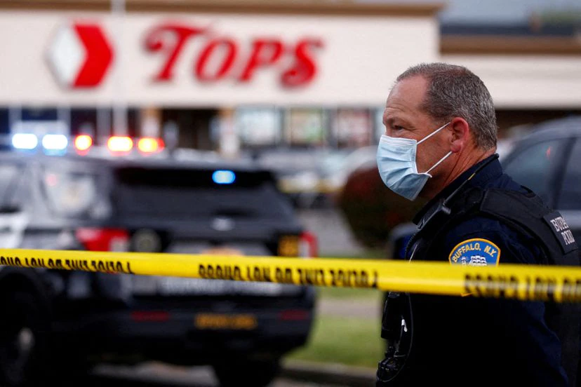 La policía investiga si los asesinatos son crímenes de odio racistas. Foto: Reuters