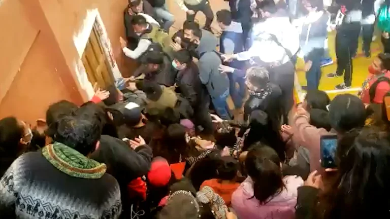 Asamblea estudiantil en Bolivia termina con muertos y heridos. Foto: Infobae