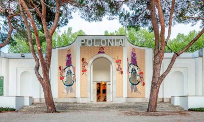 Małgorzata Mirga-Tas, "Reencantando el mundo", vista de la exposición, Pabellón de Polonia en la Biennale Arte 2022. Foto: Daniel Rumiancew. Imágenes cortesía de Zachęta — Galería Nacional de Arte