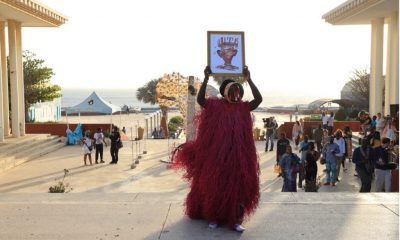 Una performance de Rafiy Okefolahan. Imagen cortesía de Djibril Drame