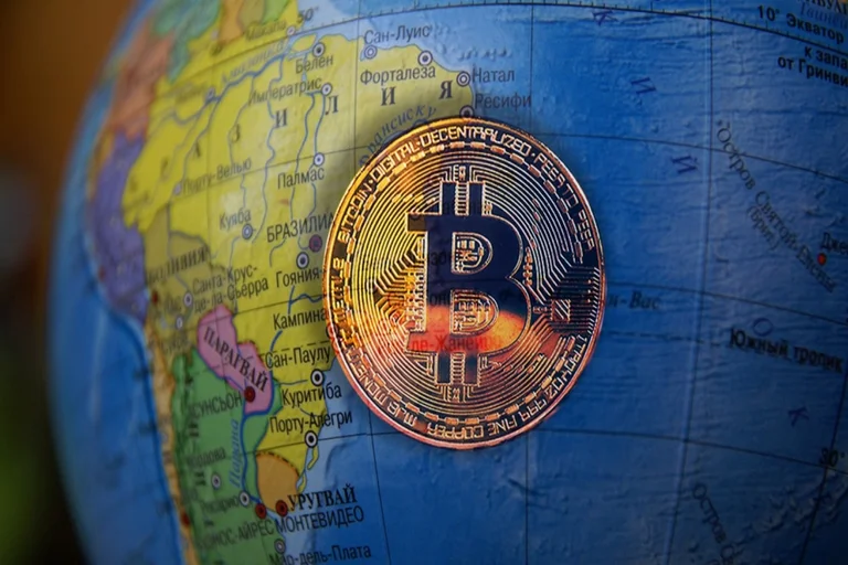 Según una encuesta de CoinsPaid, el mercado de las criptomonedas está atrayendo un gran interés en países como Colombia, Argentina y Brasil. Foto: Infobae.