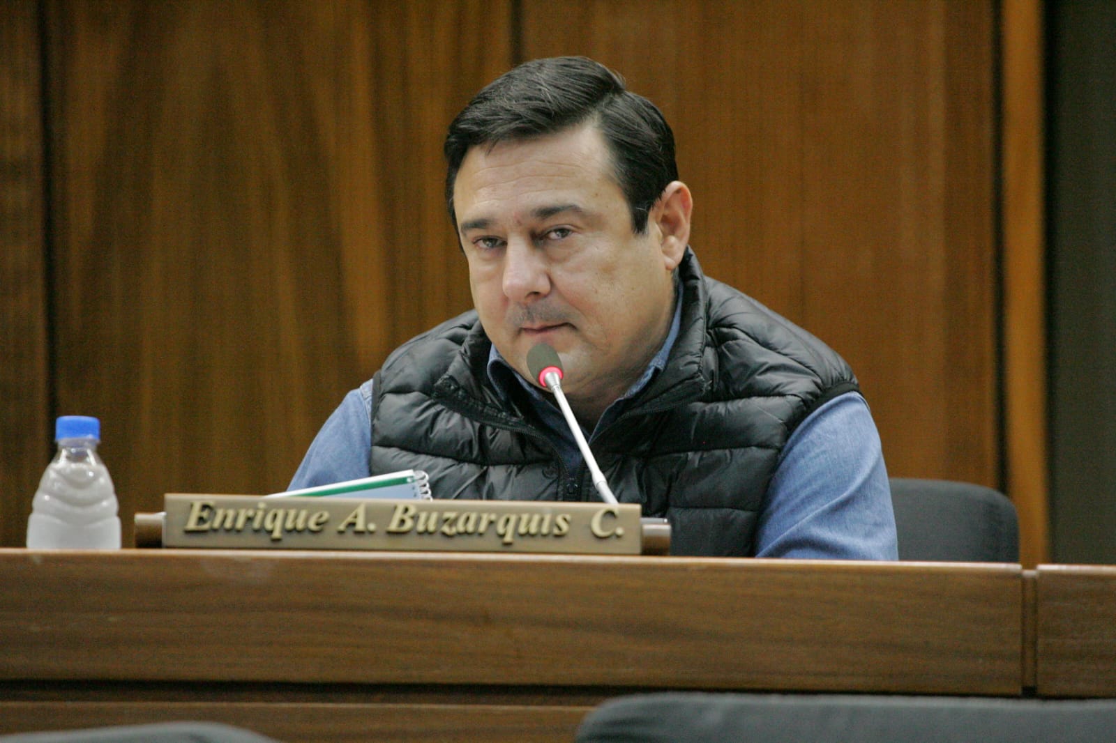 Senador Enrique Buzarquis. Foto: Diputados.