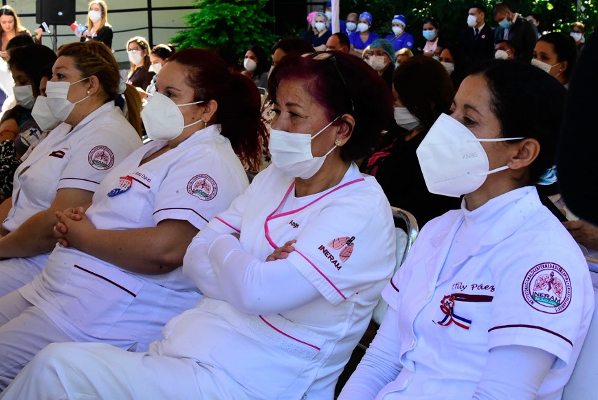 El personal de salud que ejerce esta noble profesión, con la gran responsabilidad de cuidar y velar por la salud de los pacientes. Foto: Gentileza