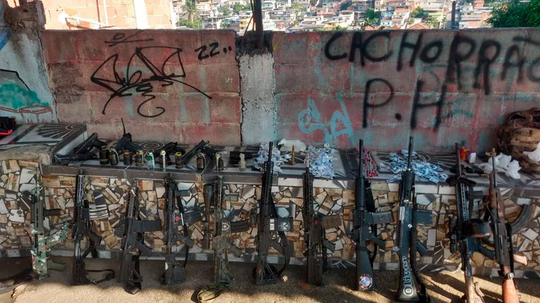 En las favelas están apostados los miembros de las principales y mayores bandas delictivas del Brasil. Foto: Infoabe.