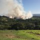 El fuego se extiende en una zona boscosa. Foto desde el Escondido