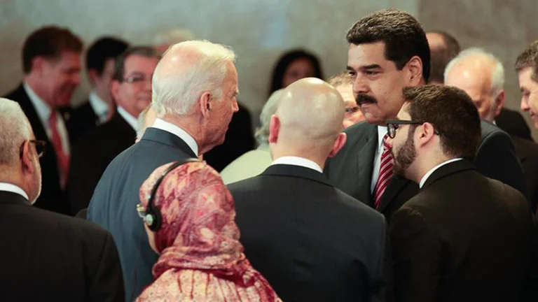 Joe Biden y Nicolás Maduro. Foto: Infobae