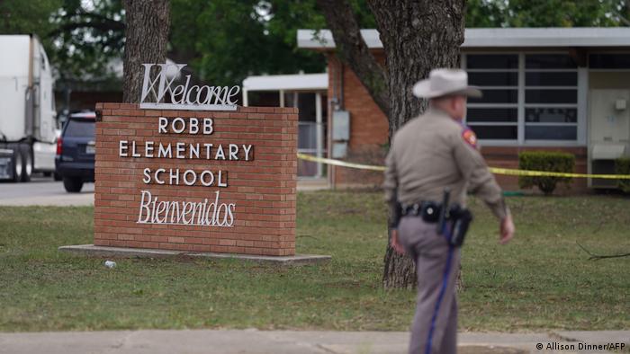 La madre del autor de la masacre en escuela de Texas dijo desconocer que él compraba armas- Foto: DW