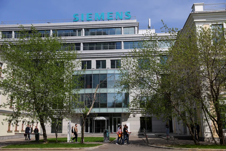 Siemens abandona Rusia a raíz de la guerra con Ucrania. Foto: Infobae