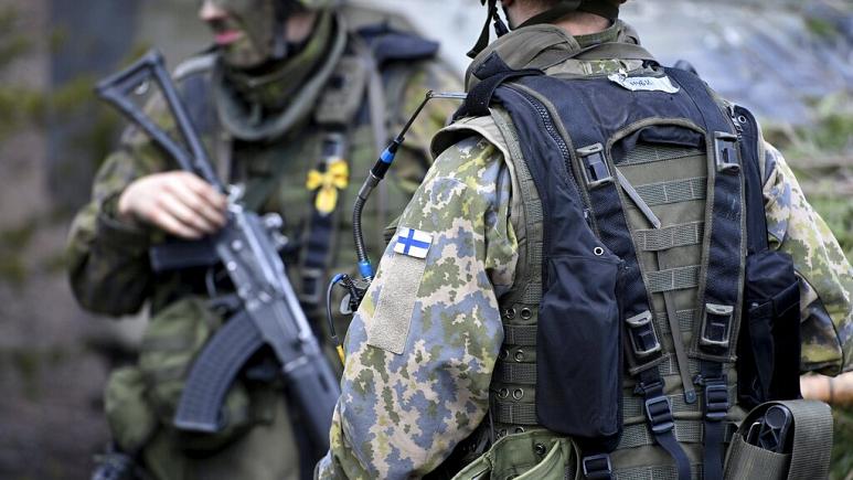 Soldados finlandeses participan en un ejercicio militar al oeste del país nórdico. Foto: El Mundo
