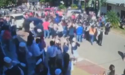 Estampida de gente luego de la bomba de gas. Foto: captura de pantalla