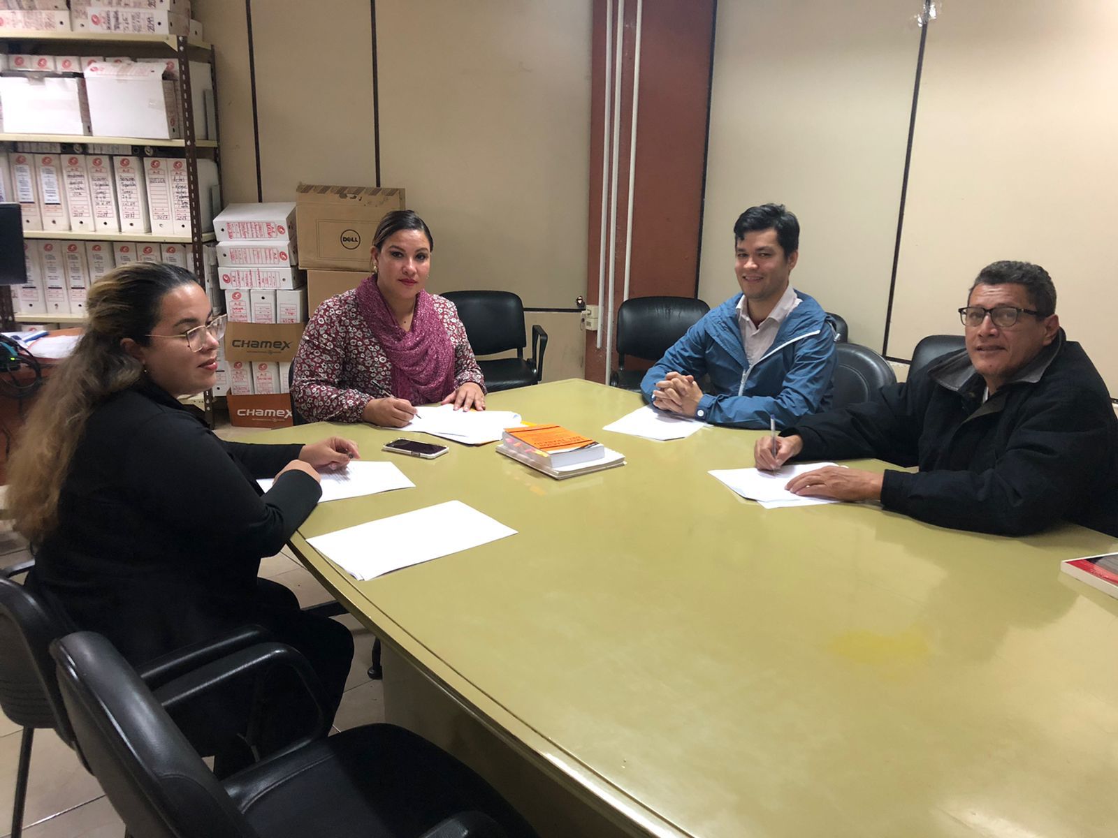 Mesa de trabajo entre el Ministerio de Trabajo y el gremio de repartidores en moto. Foto: Gentileza.