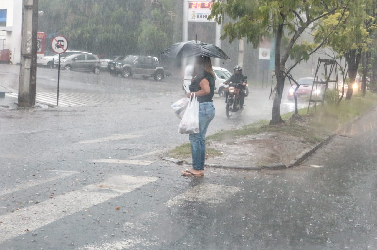 Las lluvias persistirían en la jornada de hoy en toda la Región Oriental. Foto: IP