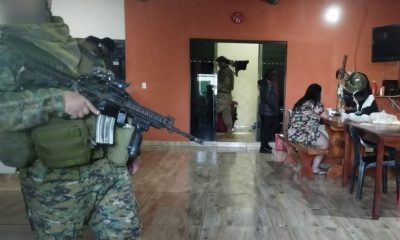 La policía está en busca de Marcio Sánchez, alias "Aguacate", con orden de captura por crimen de la hija del gobernador Ronald Acevedo. Foto: 780 AM.