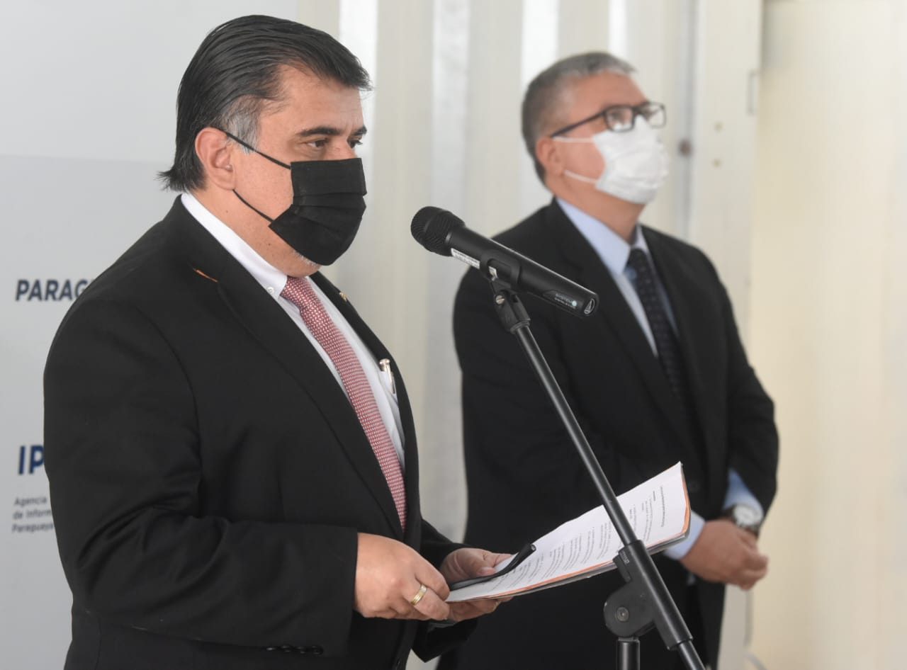 Dr. Julio Borba, ministro de Salud, durante la conferencia de prensa que brindó este martes. Foto: Prensa Salud