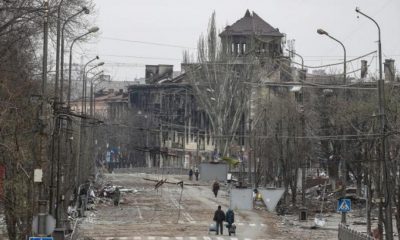 Daños por los bombardeos en la avenida Mira, en el centro de Mariúpol, Ucrania, el 12 de abril de 2022. Foto: 20minutos