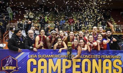 Félix Pérez Cardozo, campeonas de la Liga Femenina Sudamericana de Básquetbol. Foto: Gentileza