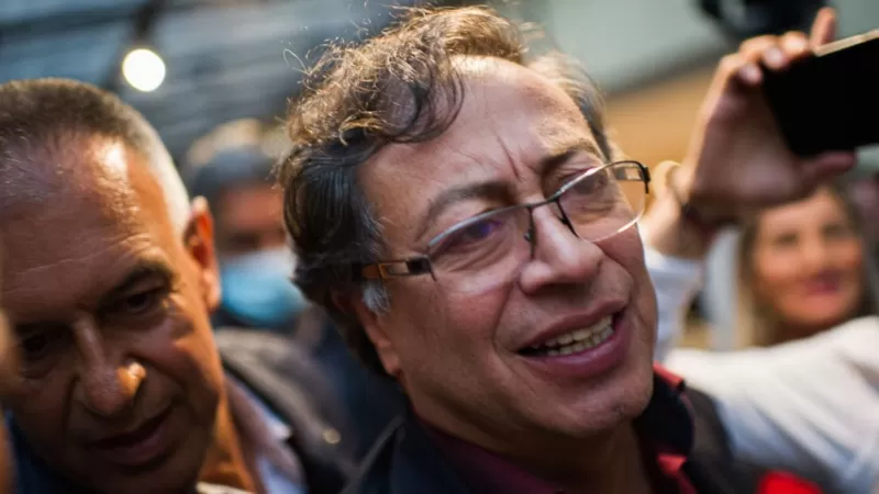 Gustavo Petro busca ser el primer presidente de izquierda y progresista de Colombia. Foto: BBC Mundo