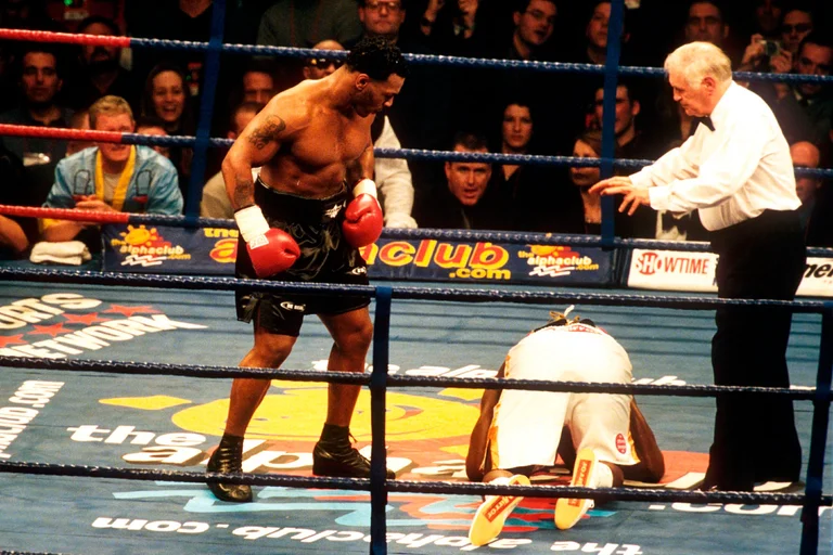 Julius Francis perdió contra Tyson en enero del 2000. Foto: Infiobae