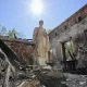 La estatua del poeta Grigory Skovoroda fue lo único que quedó en pie de su casa museo. Foto: BBC Mundo