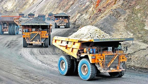 En Perú operan grandes compañías mineras que tienen miles de trabajadores, pero en vastas zonas remotas de la sierra y de la selva amazónica son explotadas por pequeños mineros legales e ilegales. Foto: El Comercio