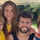 Shakira y Piqué junto a sus hijos Milan y Sasha. Foto: Infobae.