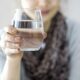 La importancia de beber suficiente agua en los días fríos. Foto: Referencia.