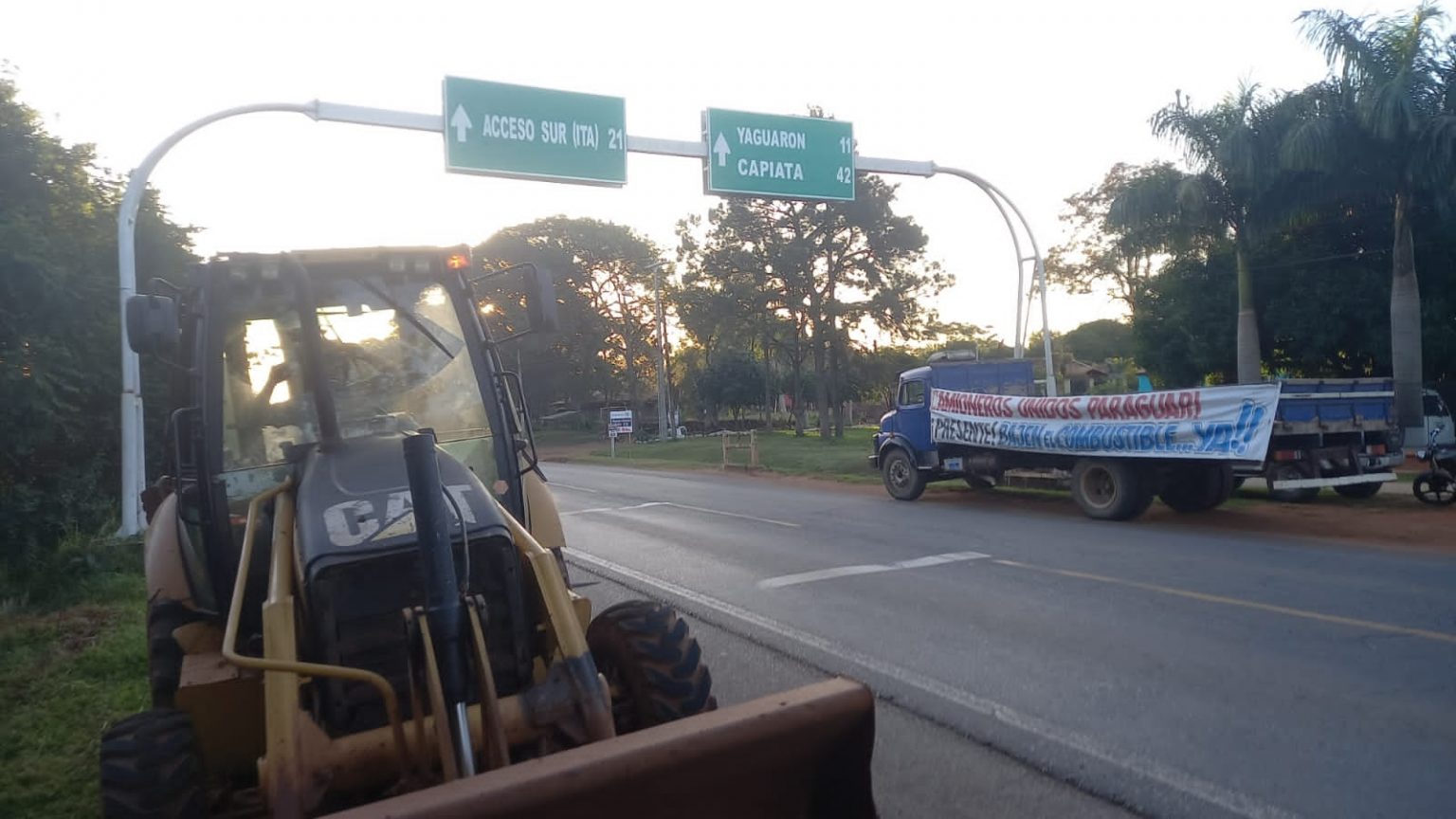 Camioneros de Paraguarí. Foto: Radio Ñanduti.