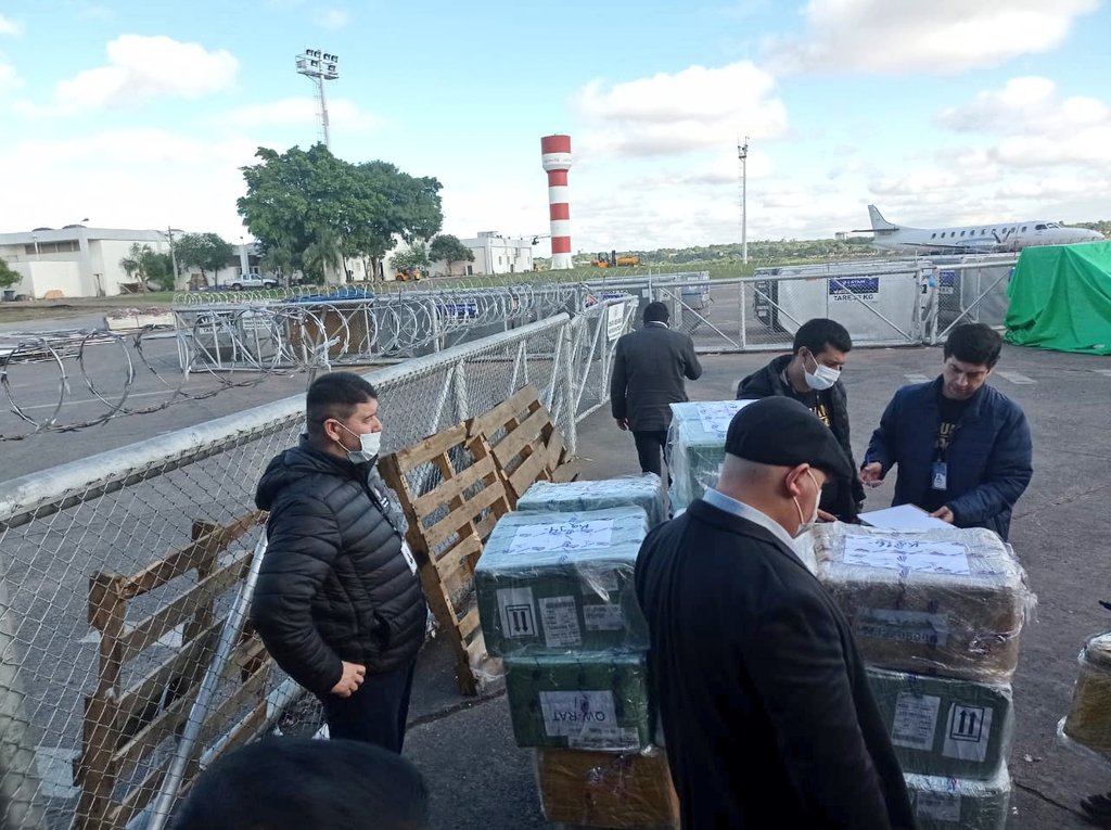 Allanamiento en aeropuerto Pettirossi. Foto: Gentileza.