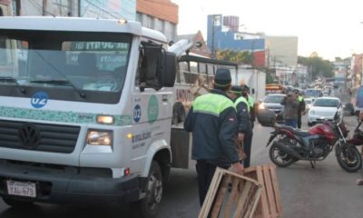 Estacionamientos reservados son retirados. Foto: Gentileza