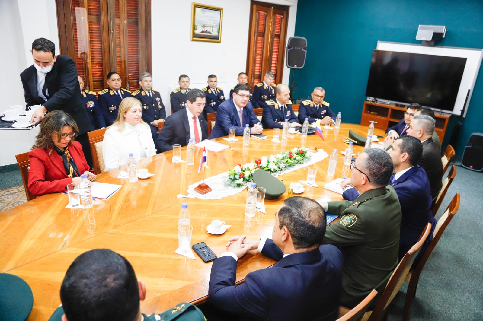 Encuentro se realizó en el Ministerio del Interior. Foto: Gentileza.