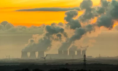 Reducir las emisiones de CO2 producto de la quema de combustibles fósiles es urgente, según el Panel Internacional de Cambio Climático de la ONU. Foto: BBC Mundo