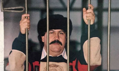 La única foto que se tiene de Pablo Escobar, líder del Cartel de Medellín, durante su reclusión en La Catedral, de Envigado. Infobae