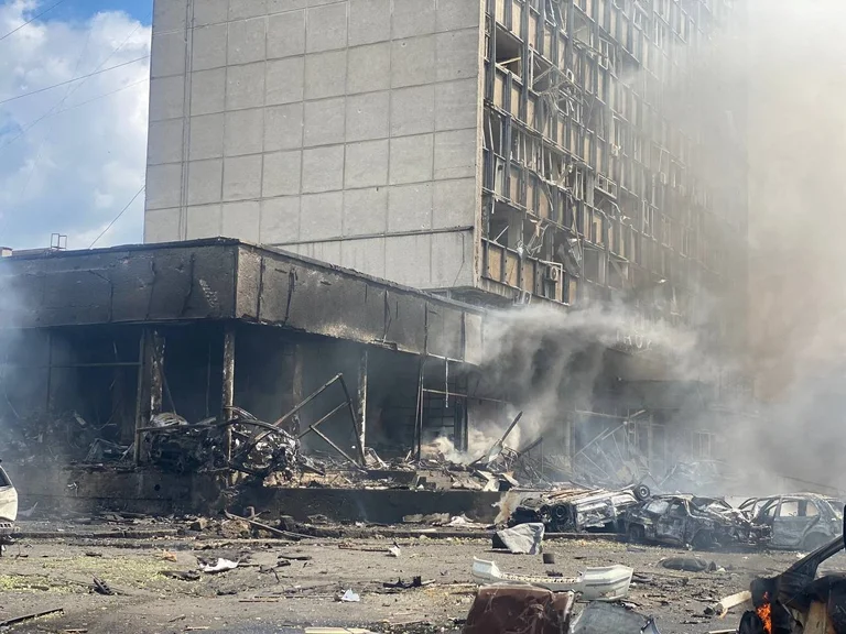 Bombardeo ruso en la ciudad ucraniana de Vinnytsia. Foto: Infobae