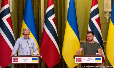 El primer ministro noruego Jonas Gahr Støre (izquierda en la foto) y el presidente ucraniano Volodimir Zelenski. Foto: DW