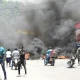 Enfrentamientos entre pandillas han paralizado y teñido de sangre un sector de Puerto Príncipe, capital de Haiti. Foto: Infobae