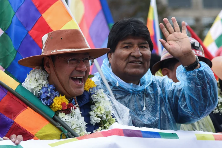 Luis Arce y Evo Morales. Foto: Infobae. Archivo.