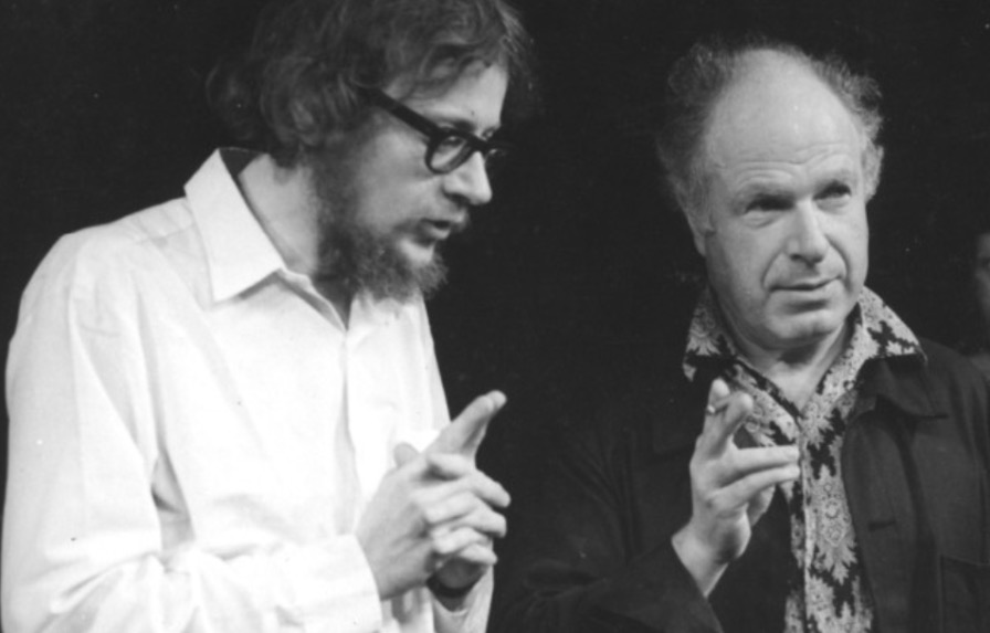 Peter Brook (derecha). Cortesía