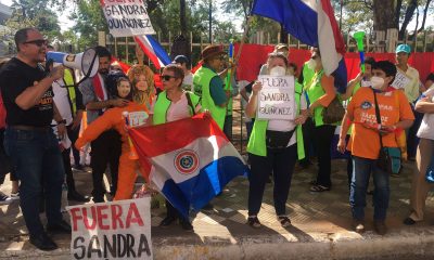 La ciudadanía se autoconvoca para asistir a la plaza de Armas. Foto: Twitter-Gentileza.