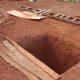 El menor se encontraba jugando en el patio de la casa donde el pozo ciego está en construcción. Foto: Gentileza